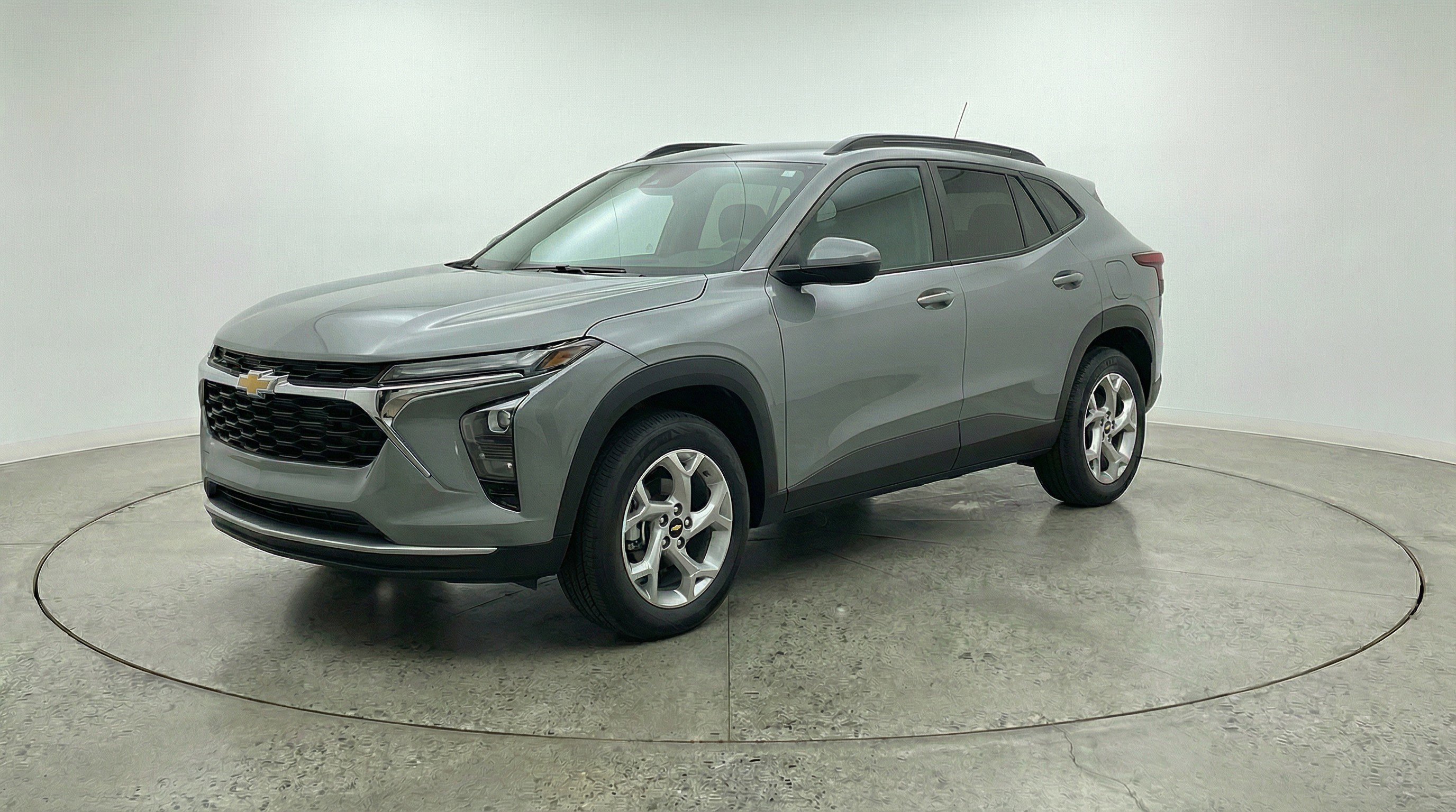 Used 2025 Chevrolet Trax LT w/ LT Convenience Package FWD image 3