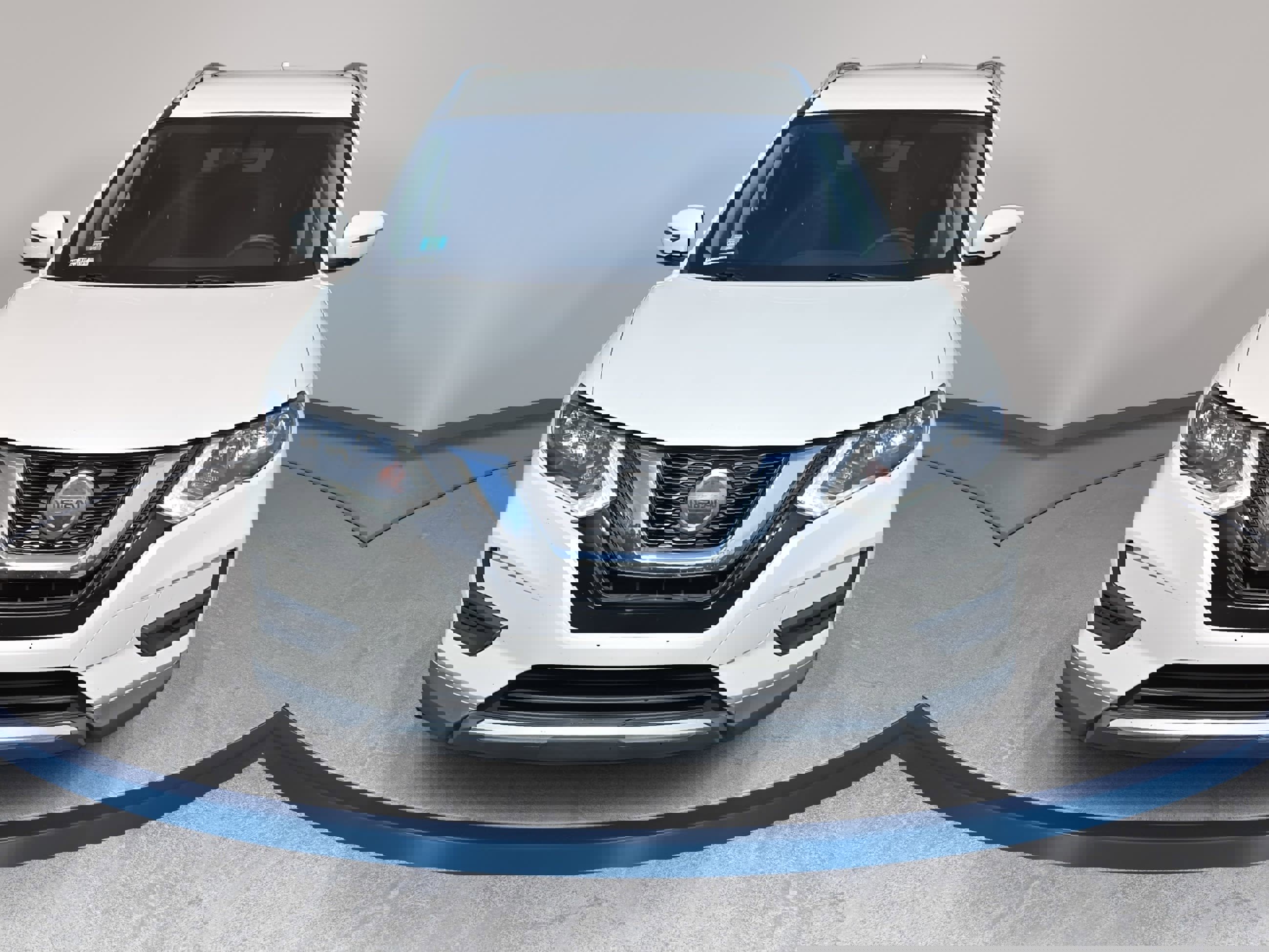 Used 2018 Nissan Rogue SV image 2
