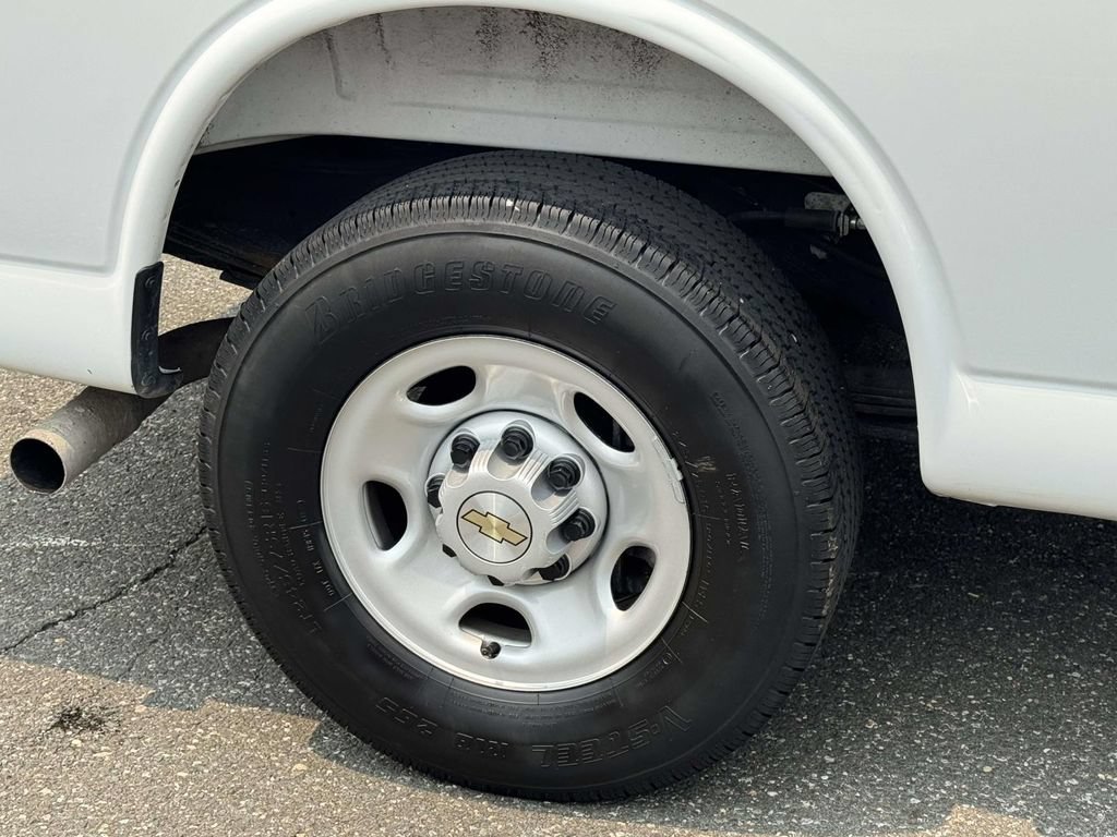 Used 2025 Chevrolet Express 2500 Extended w/ Driver Convenience Package RWD image 9