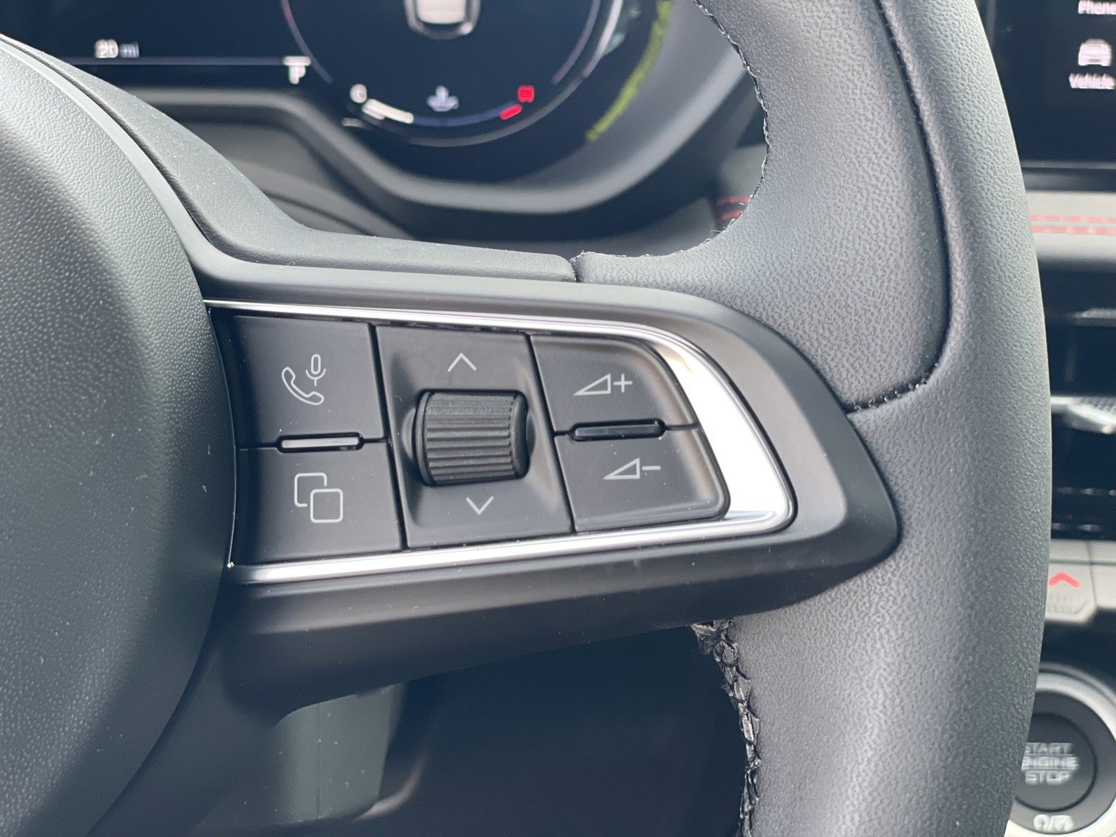 Used 2024 Dodge Hornet GT w/ GT Blacktop Package image 18