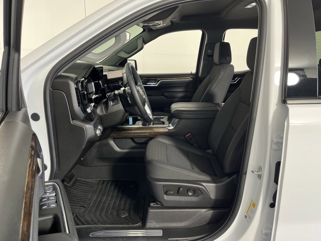 Used 2025 GMC Sierra 1500 Elevation image 15