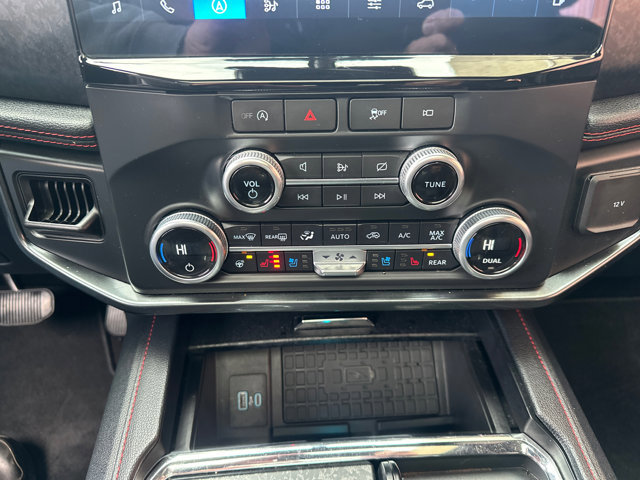 Used 2022 Ford Expedition Max Limited image 22