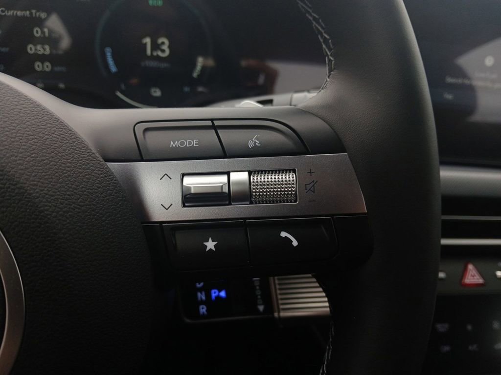 New 2025 Hyundai Sonata Limited image 17