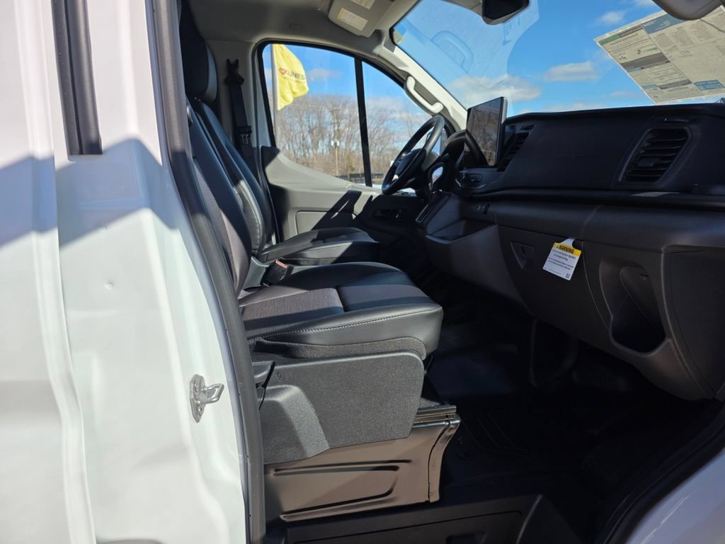 New 2026 Ford Transit 250 148 Medium Roof w/ Load Area Protection Package RWD image 33
