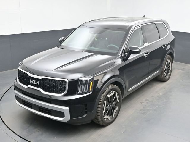 Used 2024 Kia Telluride EX w/ EX Captain's Chair Package AWD/4WD image 15