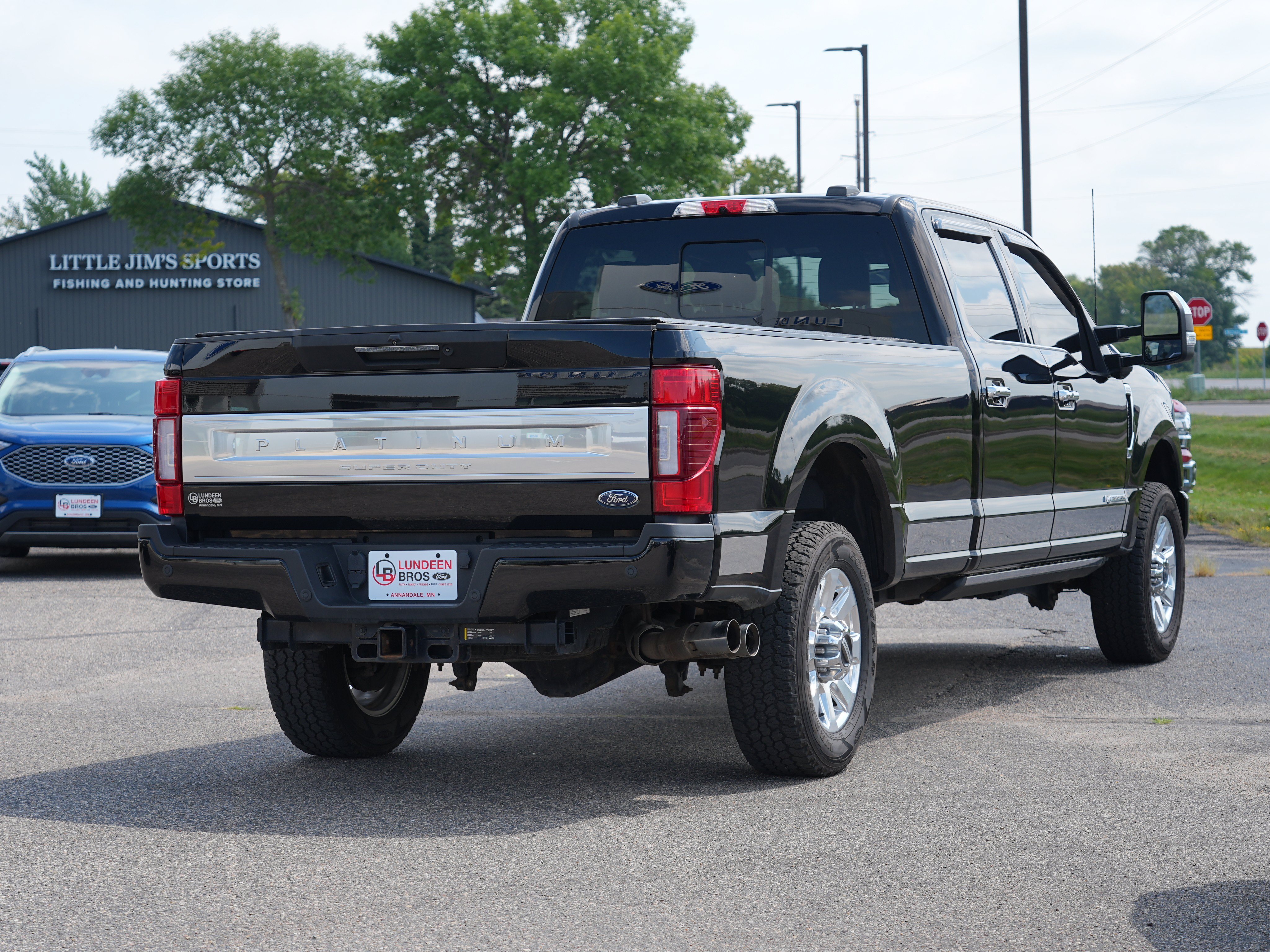 Used 2021 Ford F350 Platinum AWD/4WD image 3