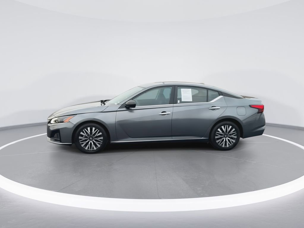 Used 2024 Nissan Altima 2.5 SV image 5