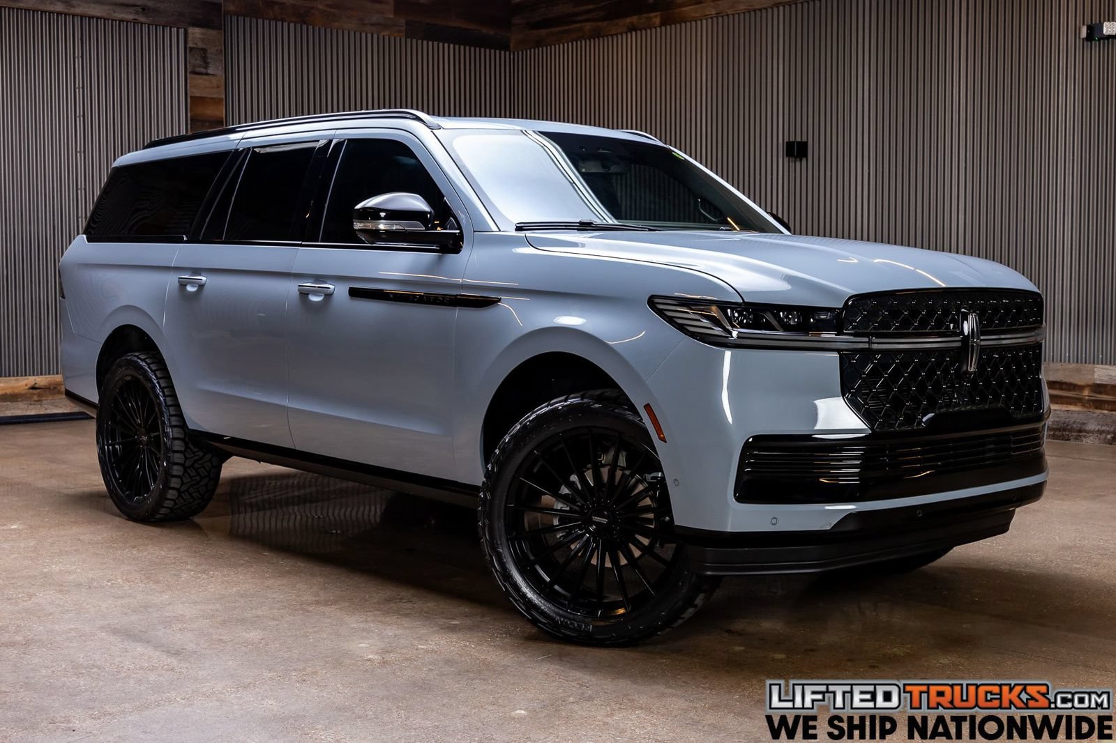 Used 2025 Lincoln Navigator L Reserve w/ Jet Appearance Package AWD/4WD image 1