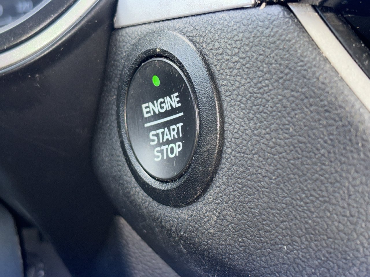 Used 2022 Ford Escape SE FWD image 6