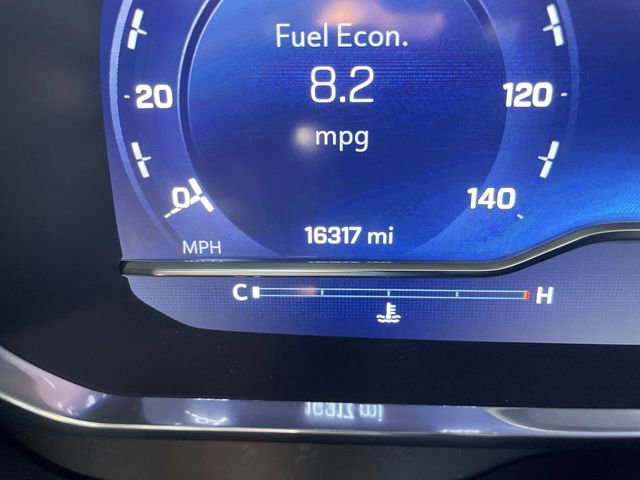 Used 2024 Chevrolet Suburban RST image 12