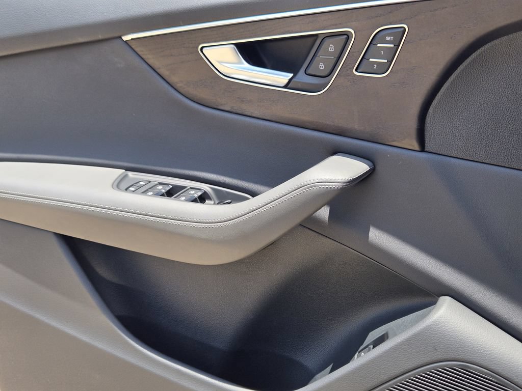 Certified 2023 Audi Q8 Prestige AWD/4WD image 30
