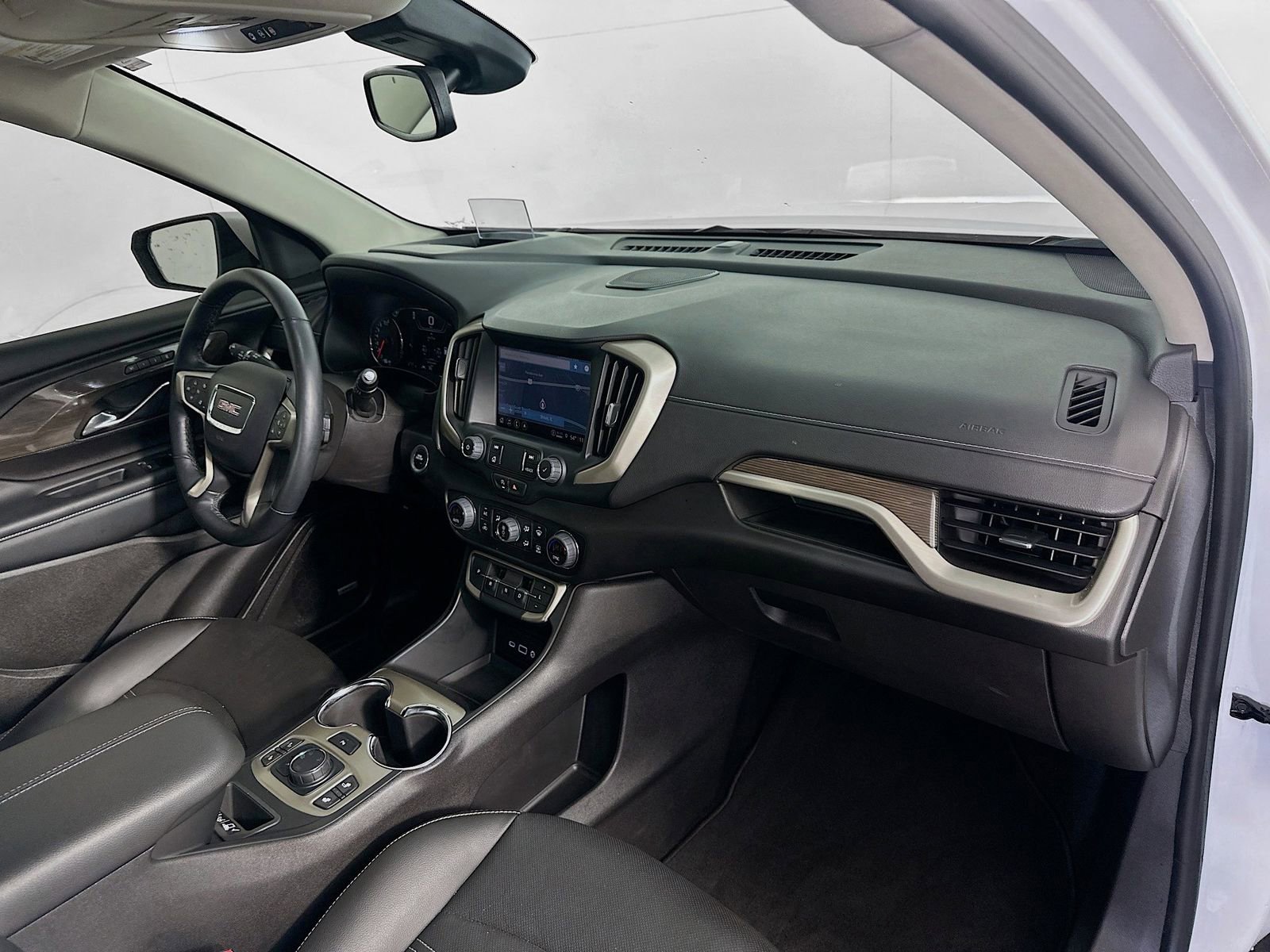 Used 2024 GMC Terrain Denali AWD/4WD image 30