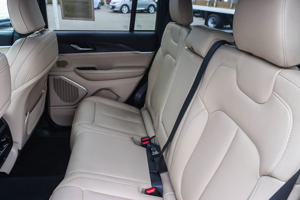 Used 2023 Jeep Grand Cherokee 4WD 4xe image 44