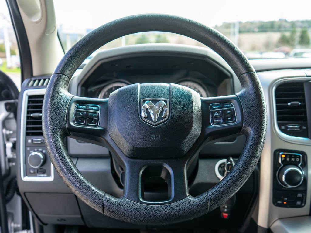 Used 2017 RAM 1500 Classic SLT AWD/4WD image 14