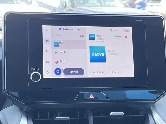 Used 2024 Toyota Venza LE image 16