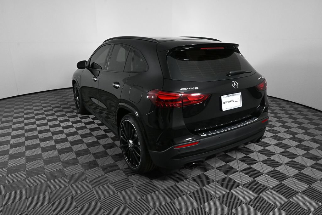 New 2026 Mercedes-Benz GLA 35 AMG 4MATIC image 4