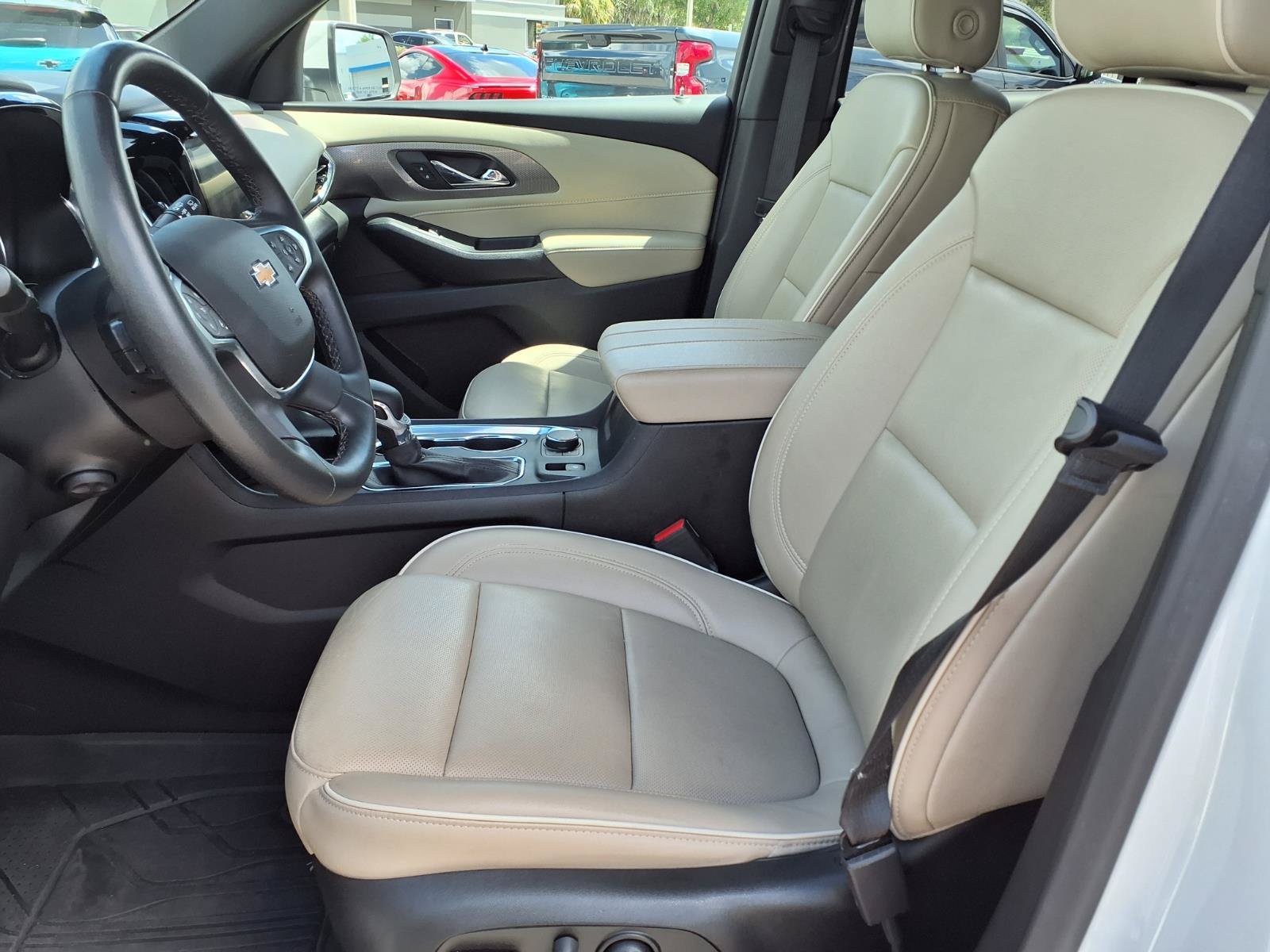 Certified 2023 Chevrolet Traverse Premier FWD image 13