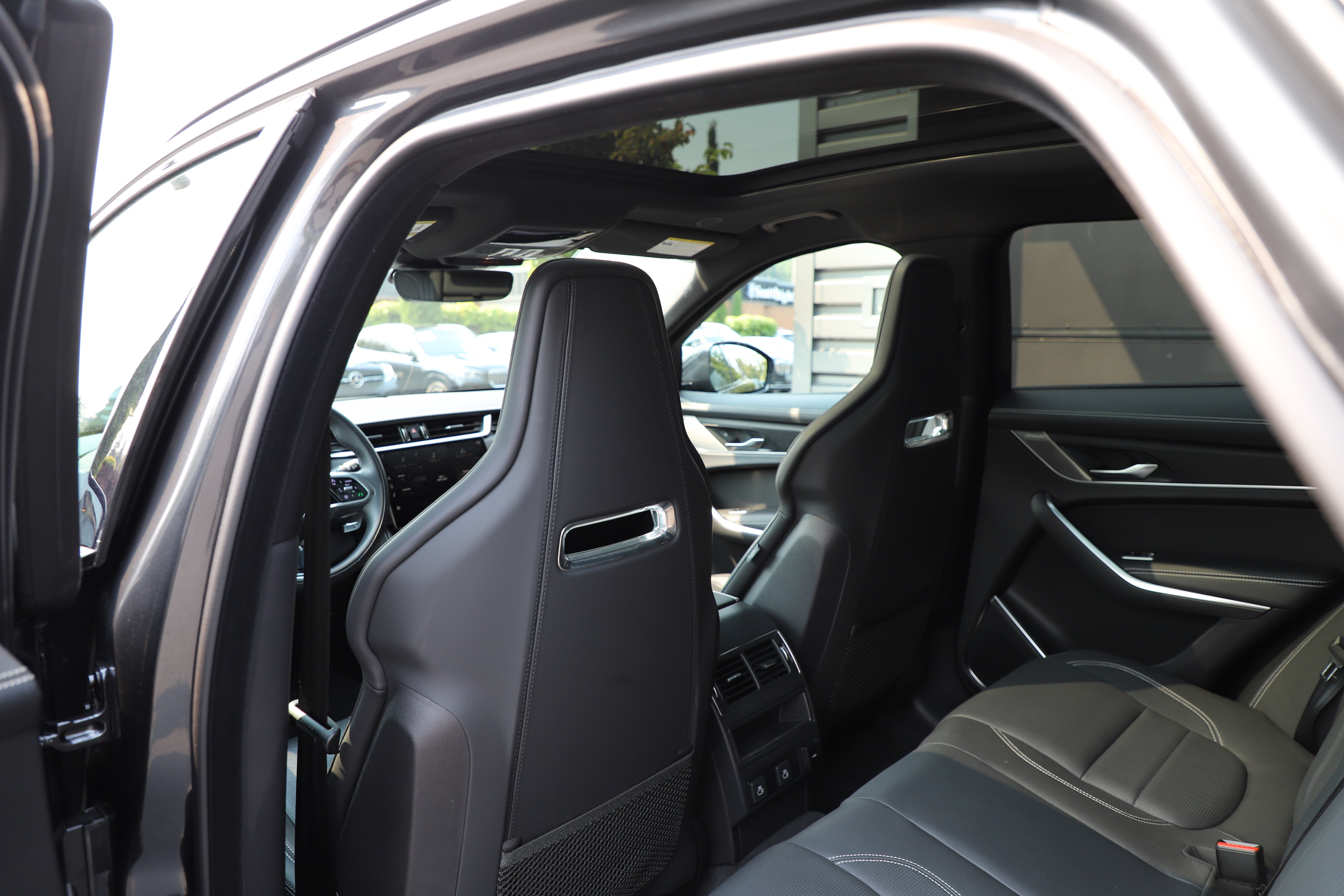 Certified 2025 Jaguar F-PACE R-Dynamic S AWD/4WD image 16