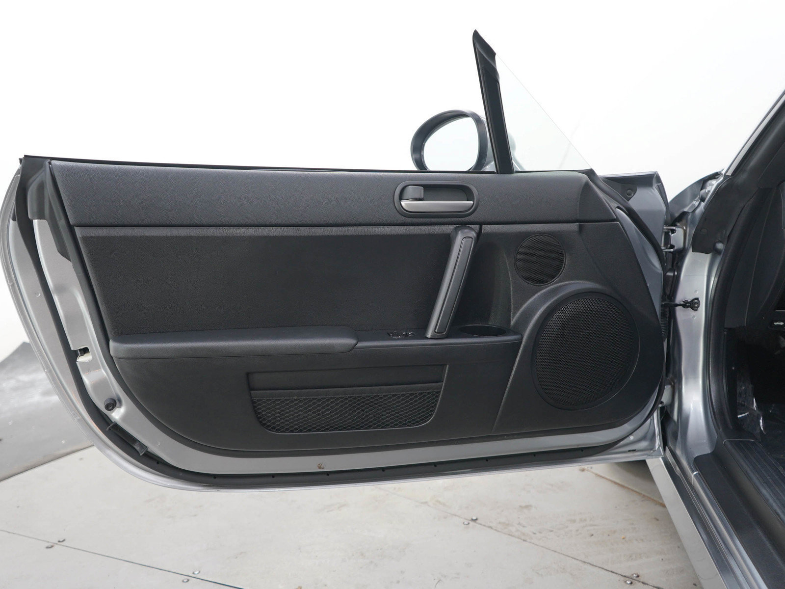 Used 2011 MAZDA MX-5 Miata Sport RWD image 15
