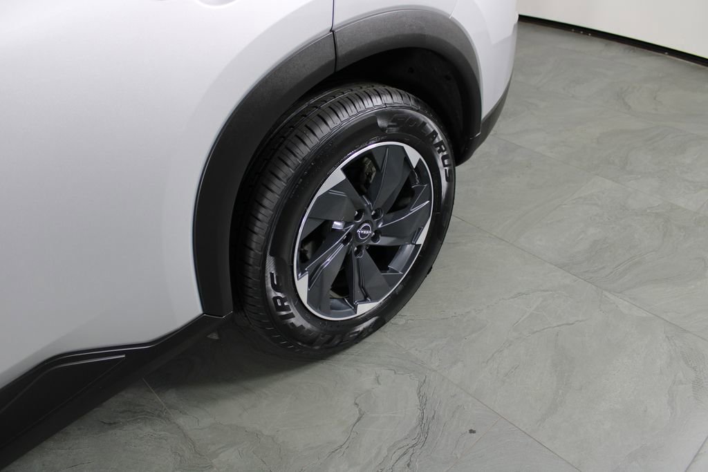 Certified 2025 Nissan Rogue SV image 10