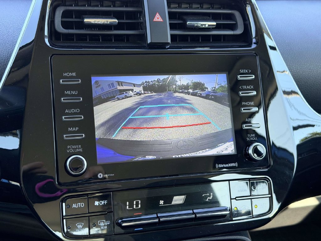 Used 2022 Toyota Prius XLE AWD/4WD image 4