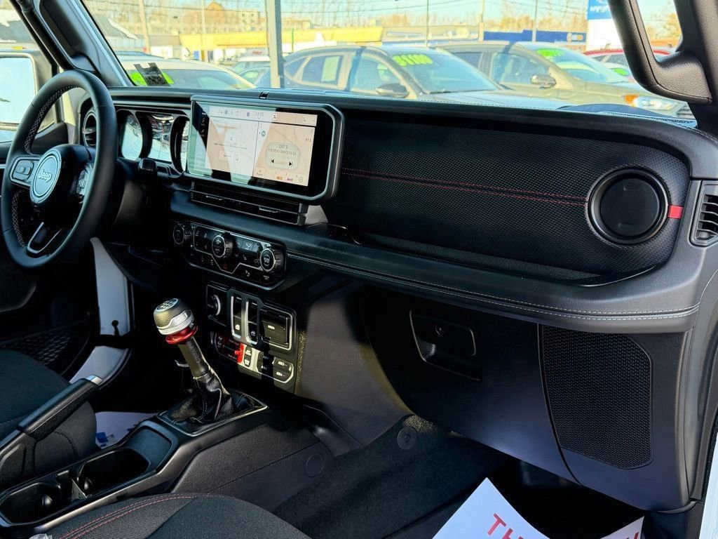 Used 2025 Jeep Wrangler Rubicon w/ Steel Bumper Group image 5