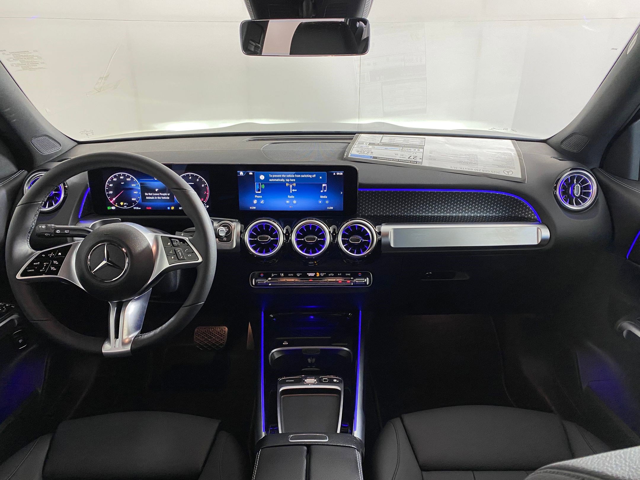 New 2025 Mercedes-Benz GLB 250 4MATIC image 14