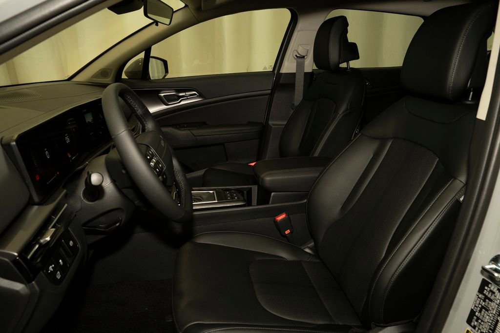 New 2026 Kia Sportage EX FWD image 12