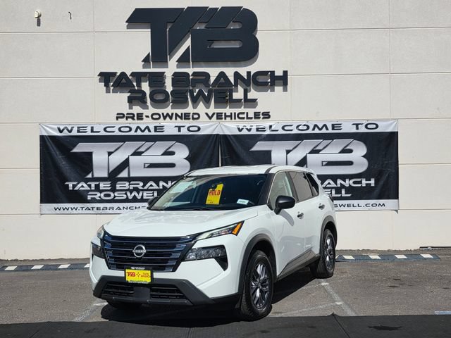 Used 2024 Nissan Rogue S AWD/4WD image 2