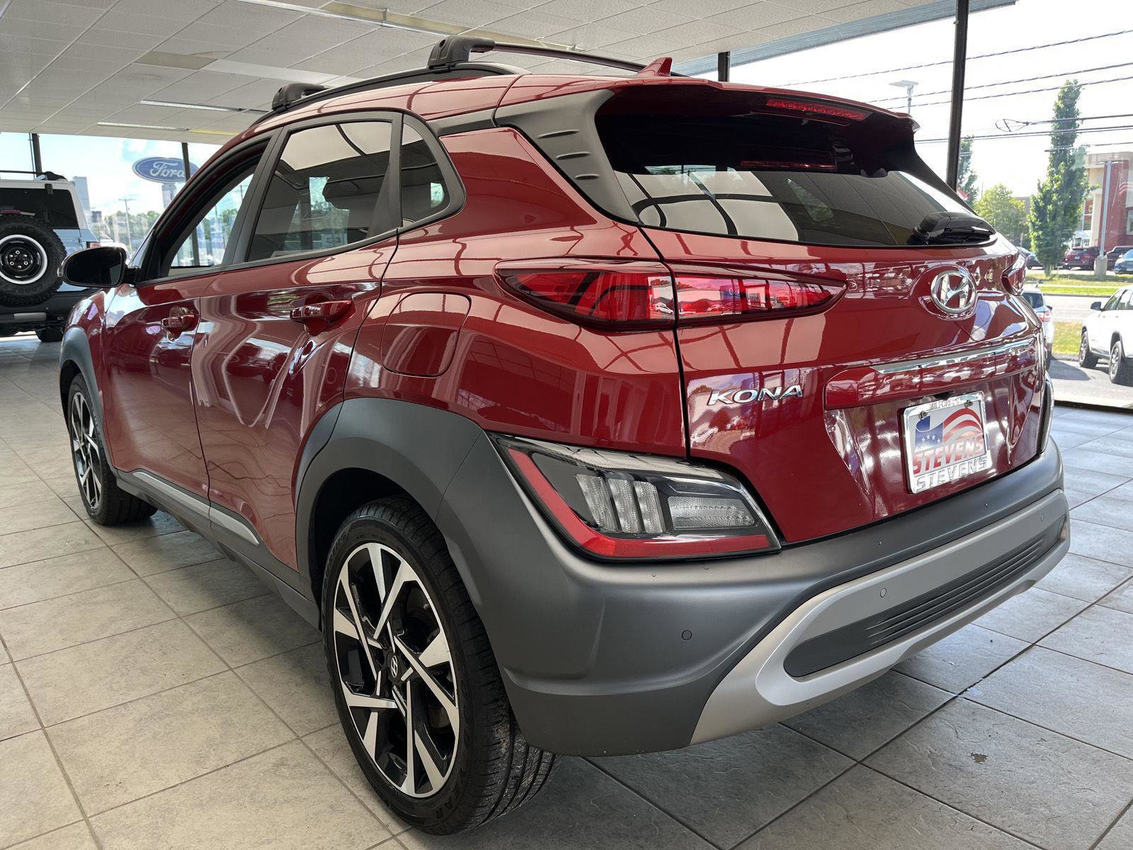 Used 2022 Hyundai Kona Limited w/ Cargo Package image 7
