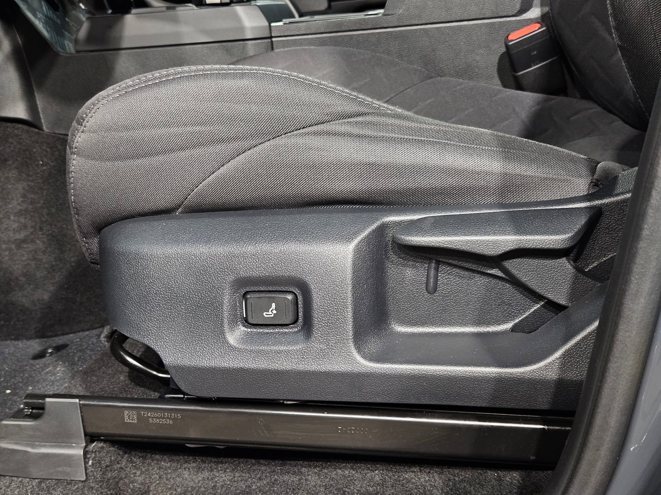 Certified 2024 Toyota Tacoma SR image 22