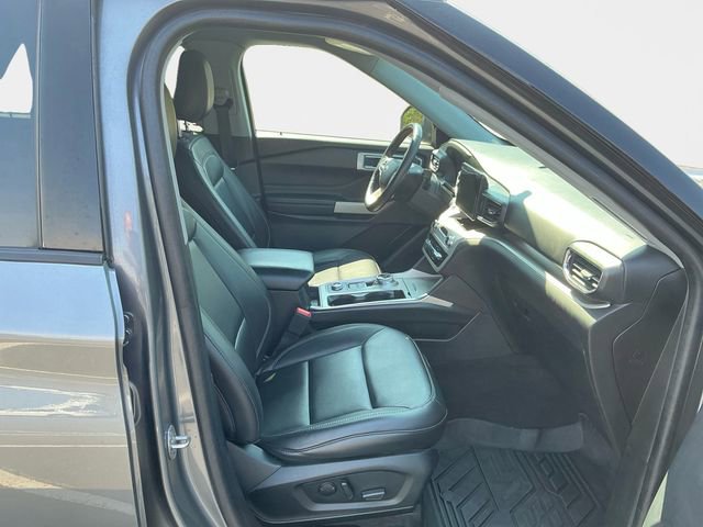 Used 2022 Ford Explorer XLT w/ Equipment Group 202A image 16