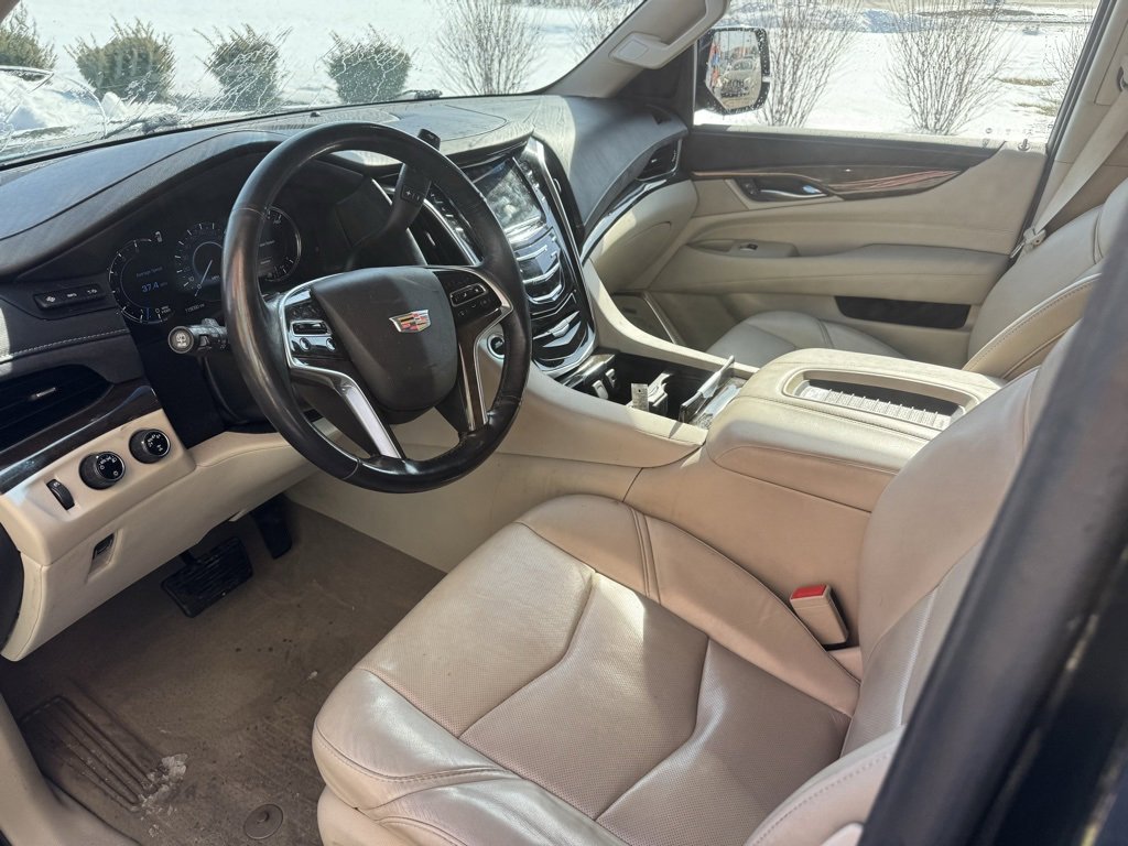 Used 2019 Cadillac Escalade ESV Premium Luxury image 7