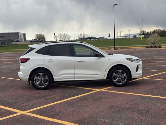 Used 2024 Ford Escape ST-Line w/ Tech Pack #1 AWD/4WD image 2