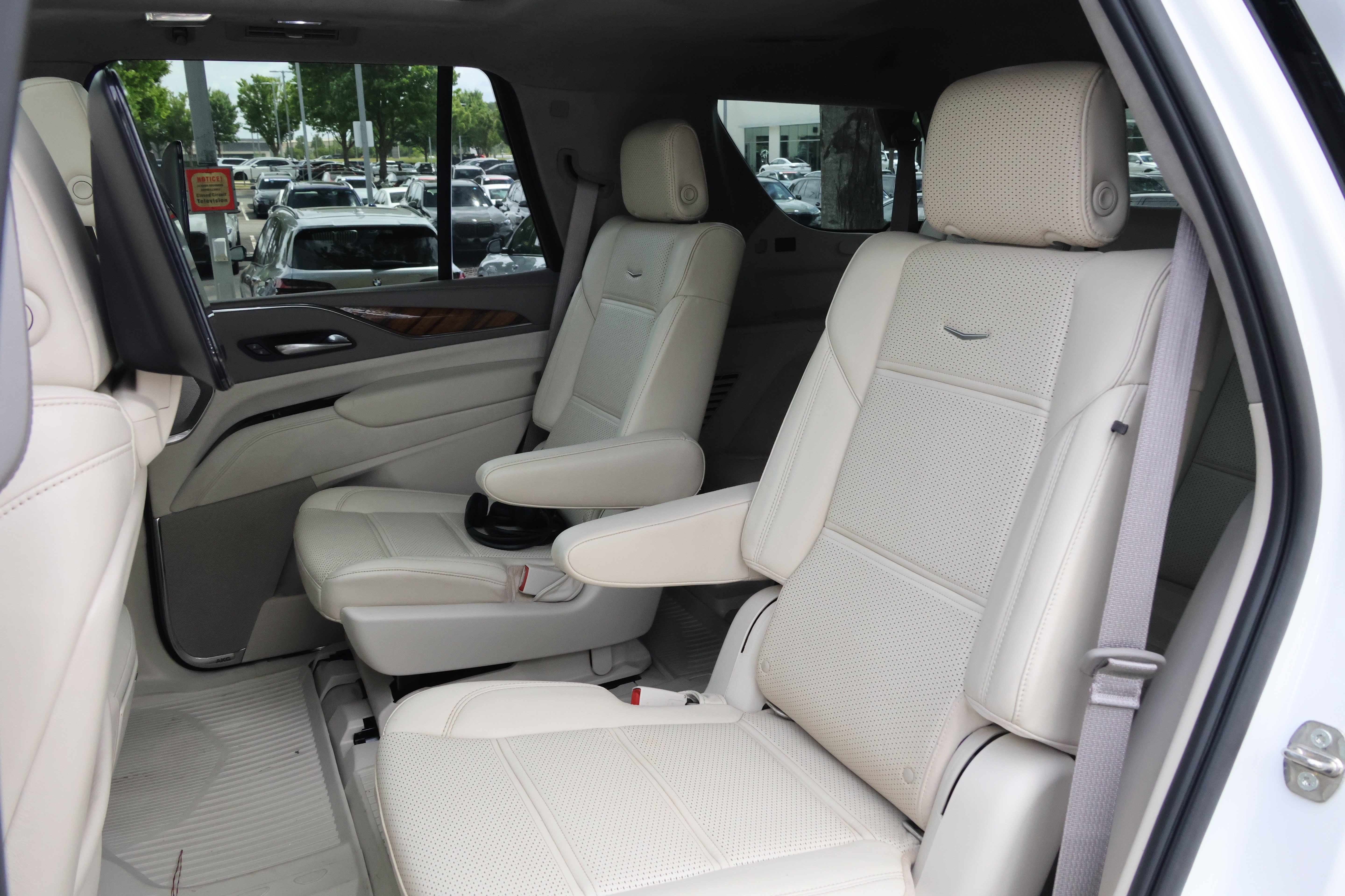Used 2021 Cadillac Escalade Premium Luxury Platinum w/ Heavy-Duty Trailer Package AWD/4WD image 37