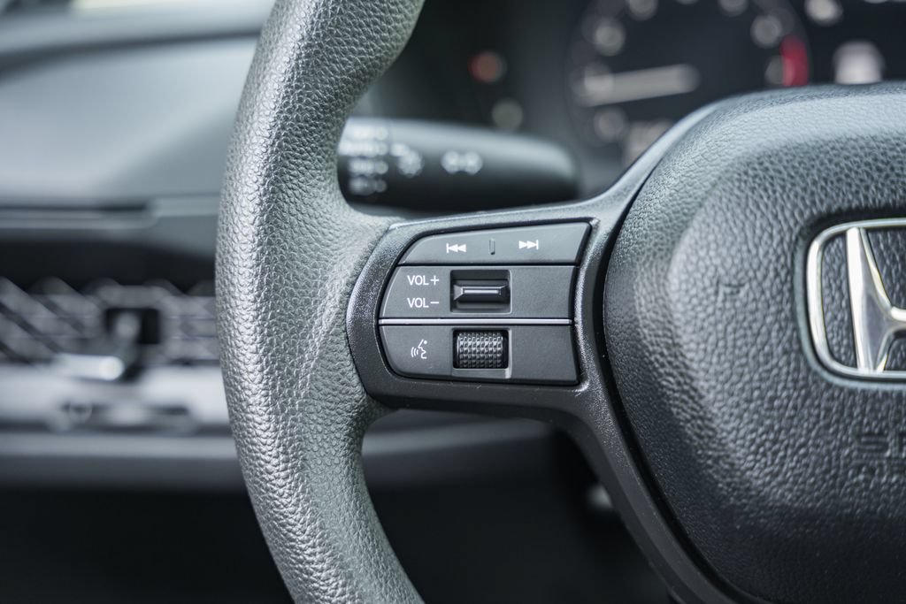 Used 2025 Honda Accord SE image 25
