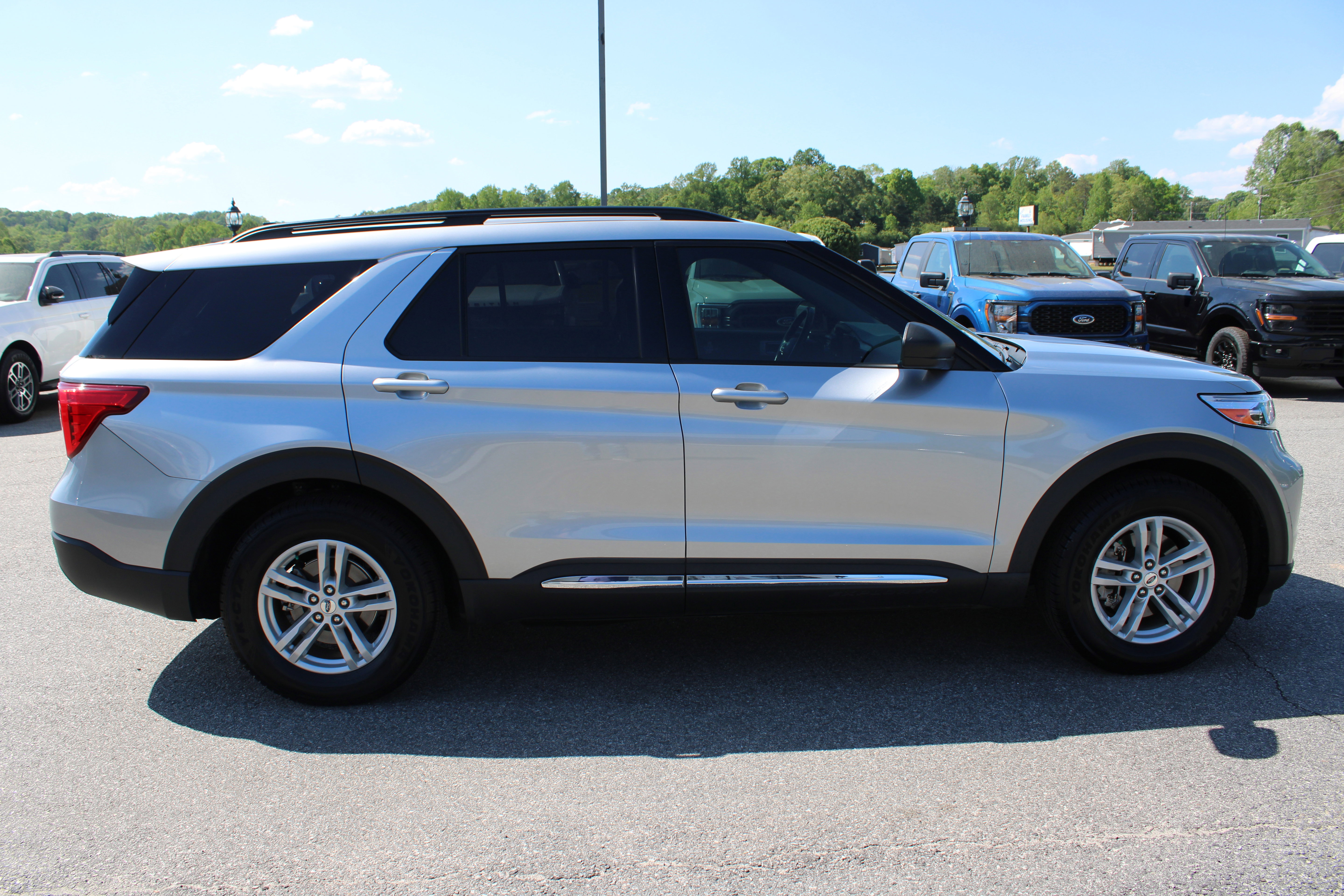 Used 2021 Ford Explorer XLT image 5