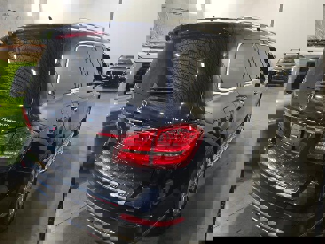 Used 2017 Mercedes-Benz GLS 450 4MATIC image 4