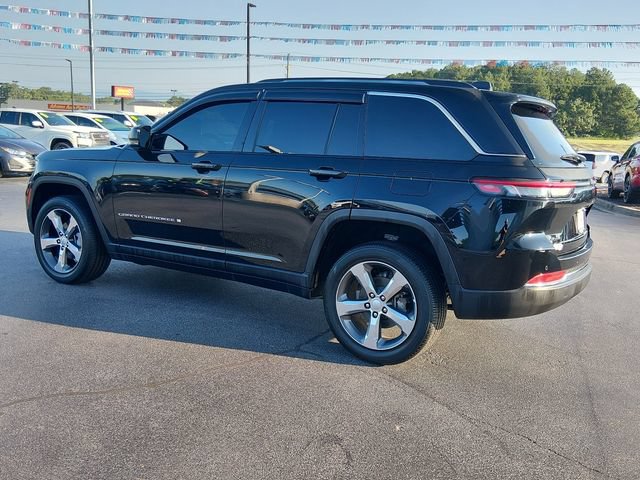 Used 2024 Jeep Grand Cherokee Limited AWD/4WD image 5