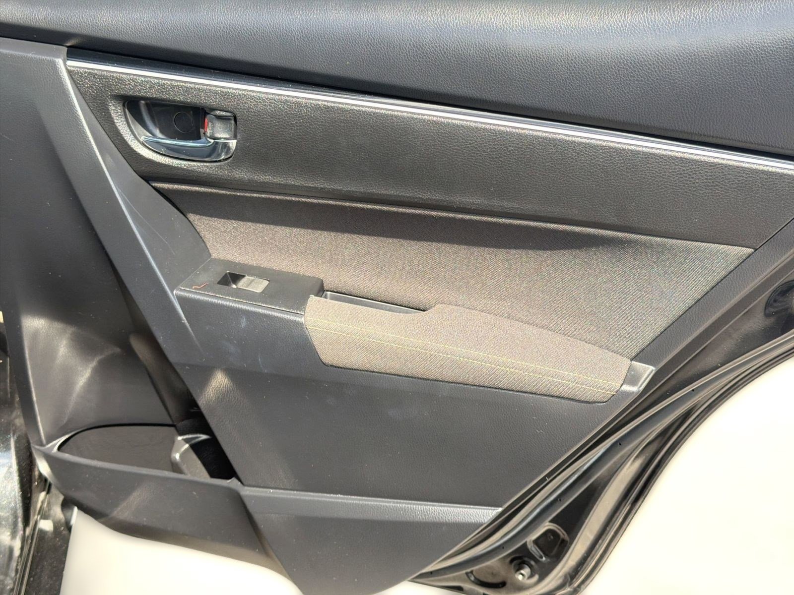 Used 2019 Toyota Corolla LE FWD image 31