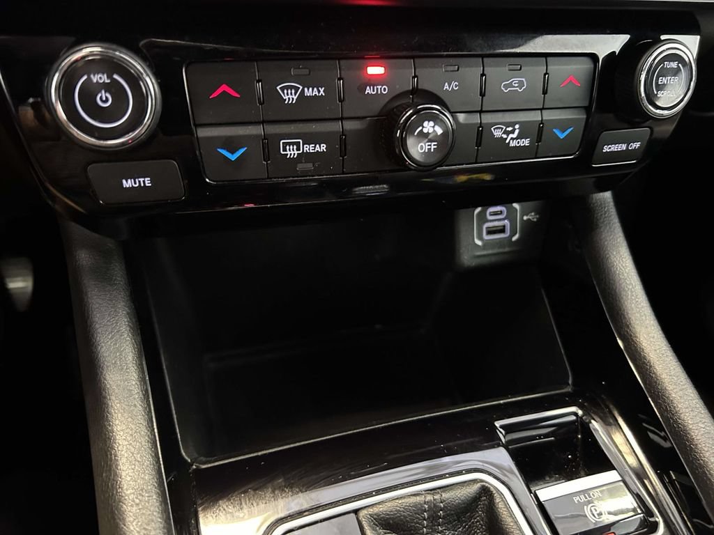 Used 2025 Jeep Compass Limited AWD/4WD image 23