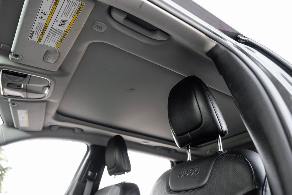 Used 2022 Jeep Cherokee Limited image 41