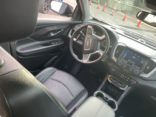 Used 2024 GMC Terrain SLT image 23
