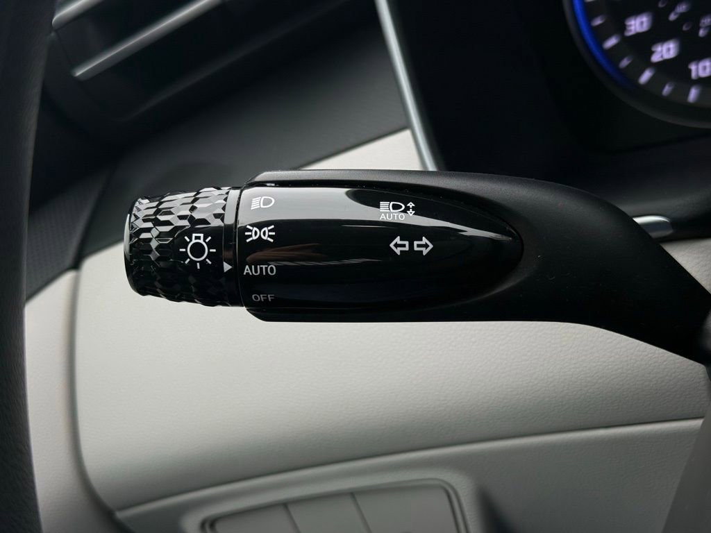 Used 2023 Hyundai Tucson SE image 24