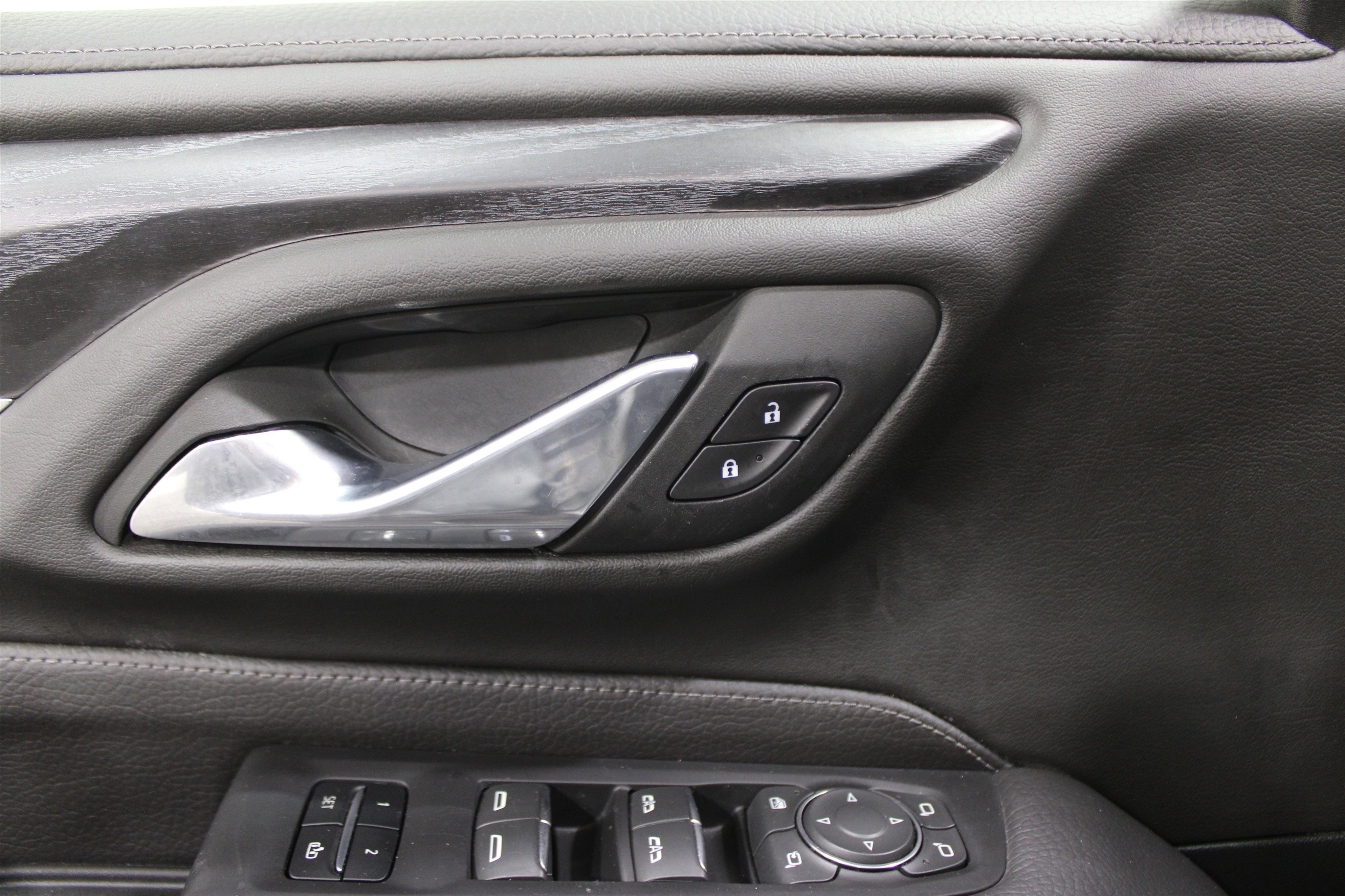 Used 2024 GMC Yukon Denali image 8