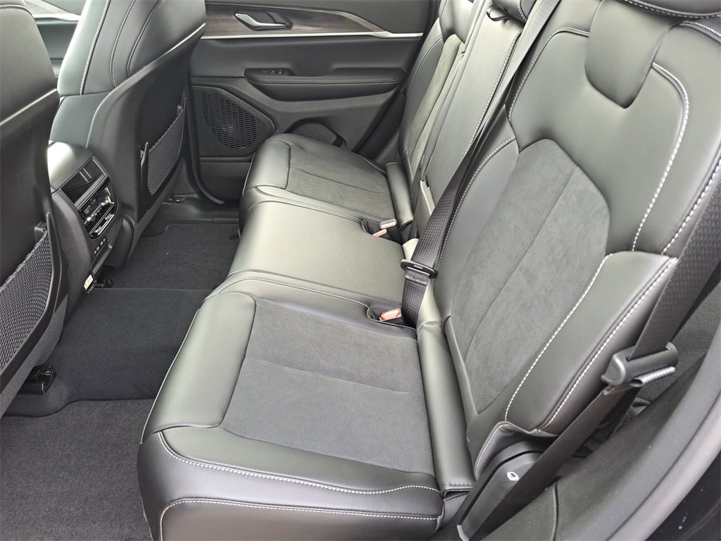 New 2026 Jeep Grand Cherokee L Laredo image 14