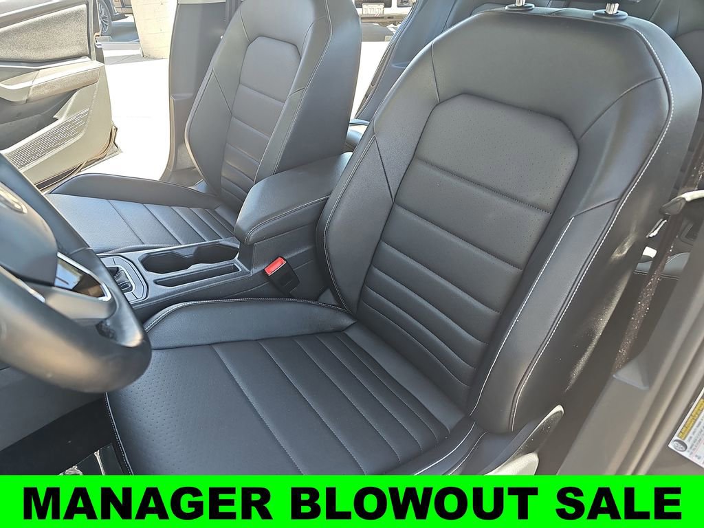 Used 2024 Volkswagen Jetta SE image 14
