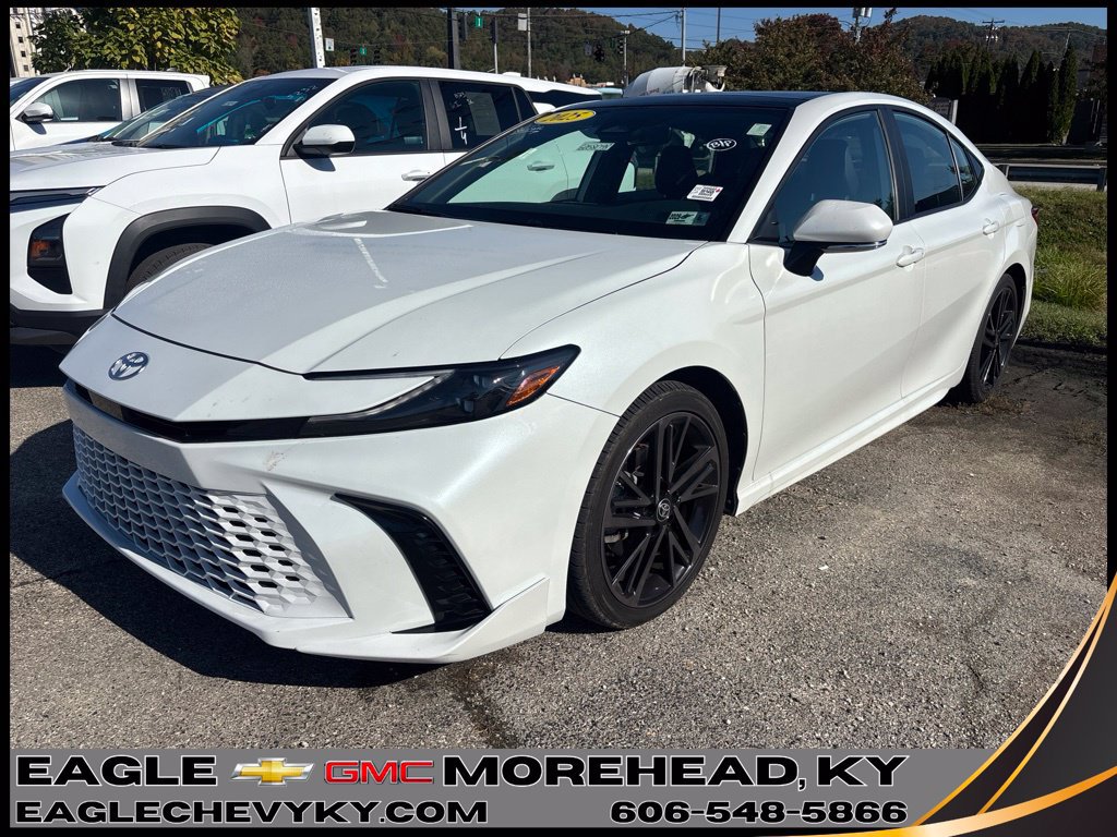 Used 2025 Toyota Camry XSE FWD image 1