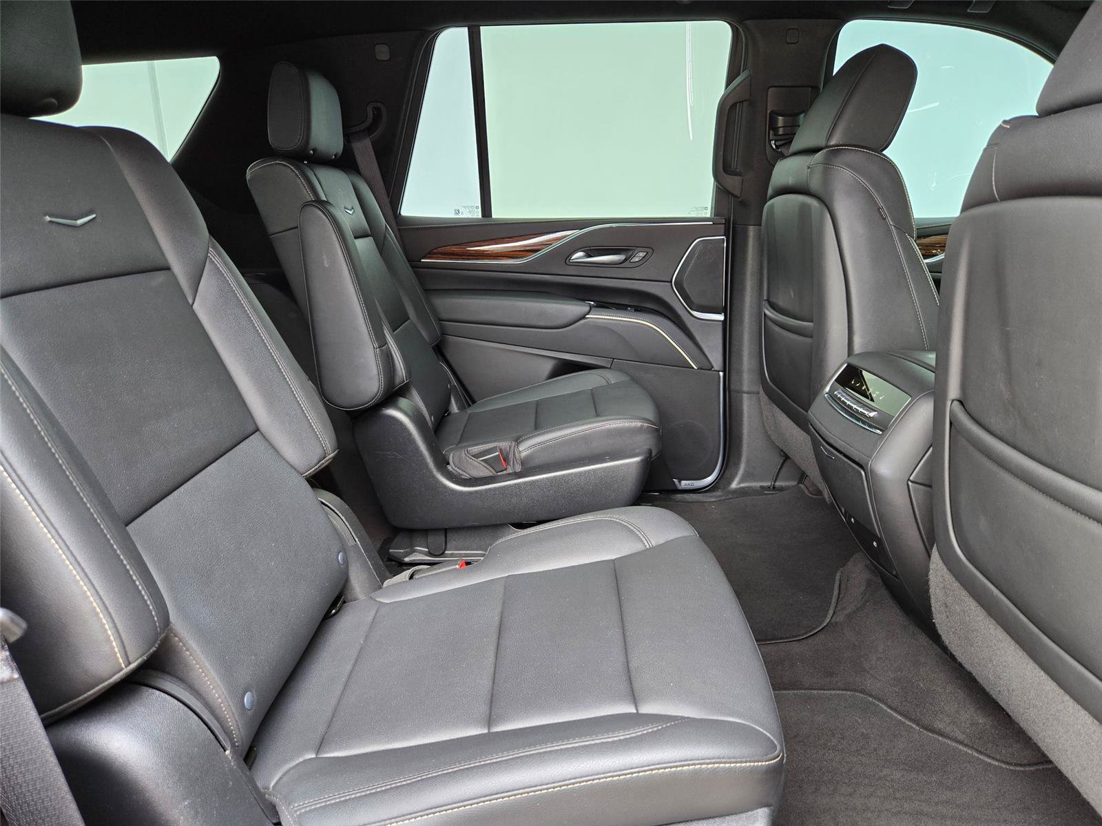 Used 2022 Cadillac Escalade Luxury AWD/4WD image 30