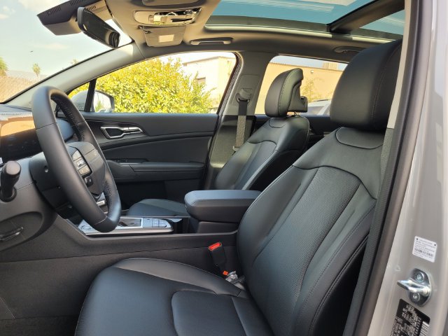 New 2026 Kia Sportage EX w/ EX Panorama Roof Package FWD image 9